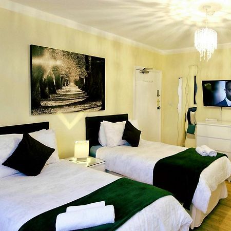 Gable Lodge London B&B Enfield Ngoại thất bức ảnh