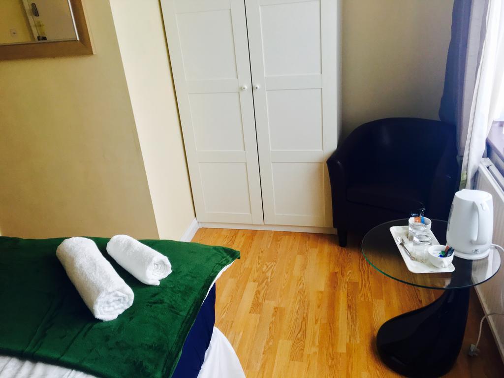 Gable Lodge London B&B Enfield Phòng bức ảnh