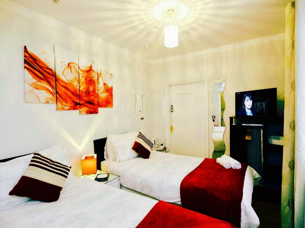 Gable Lodge London B&B Enfield Ngoại thất bức ảnh