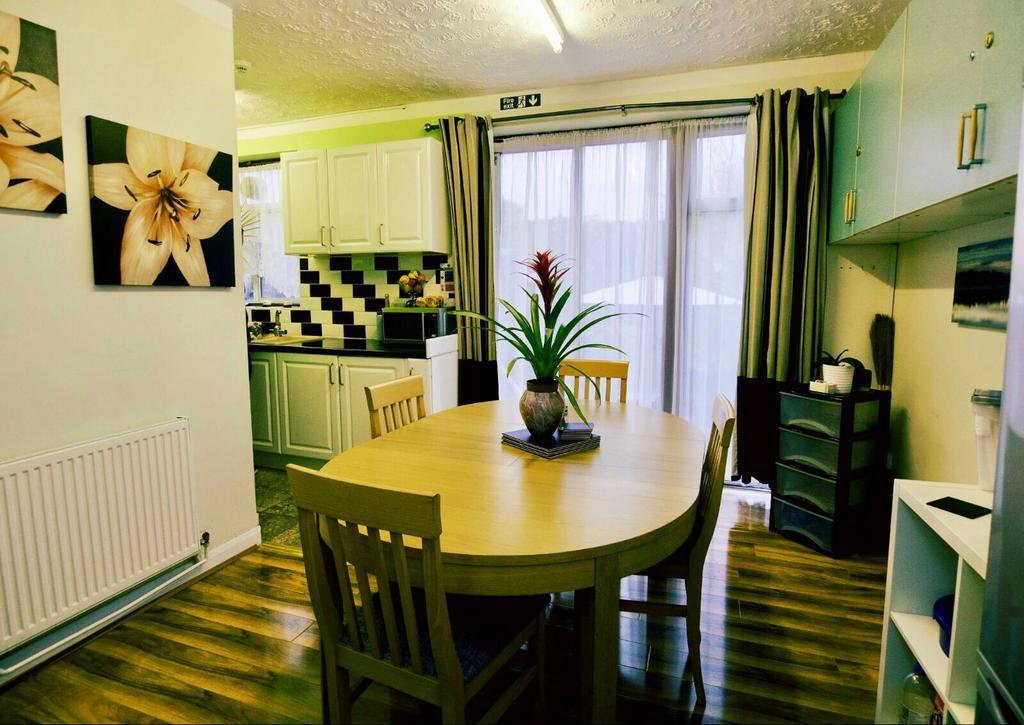 Gable Lodge London B&B Enfield Ngoại thất bức ảnh
