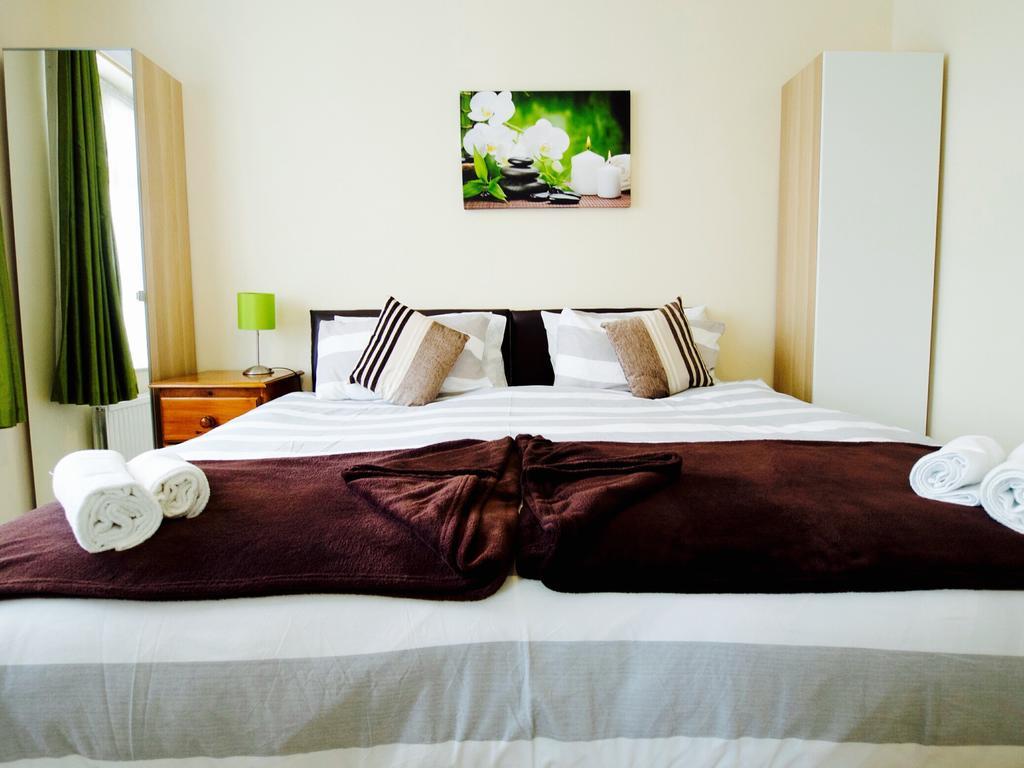 Gable Lodge London B&B Enfield Ngoại thất bức ảnh