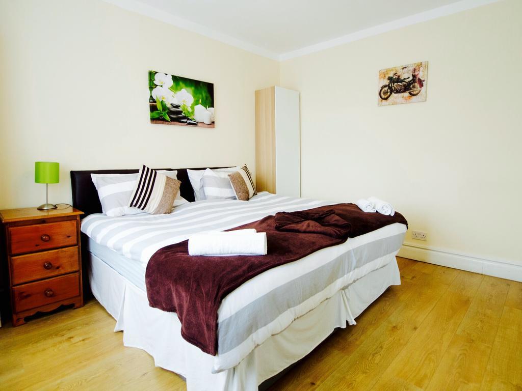 Gable Lodge London B&B Enfield Ngoại thất bức ảnh