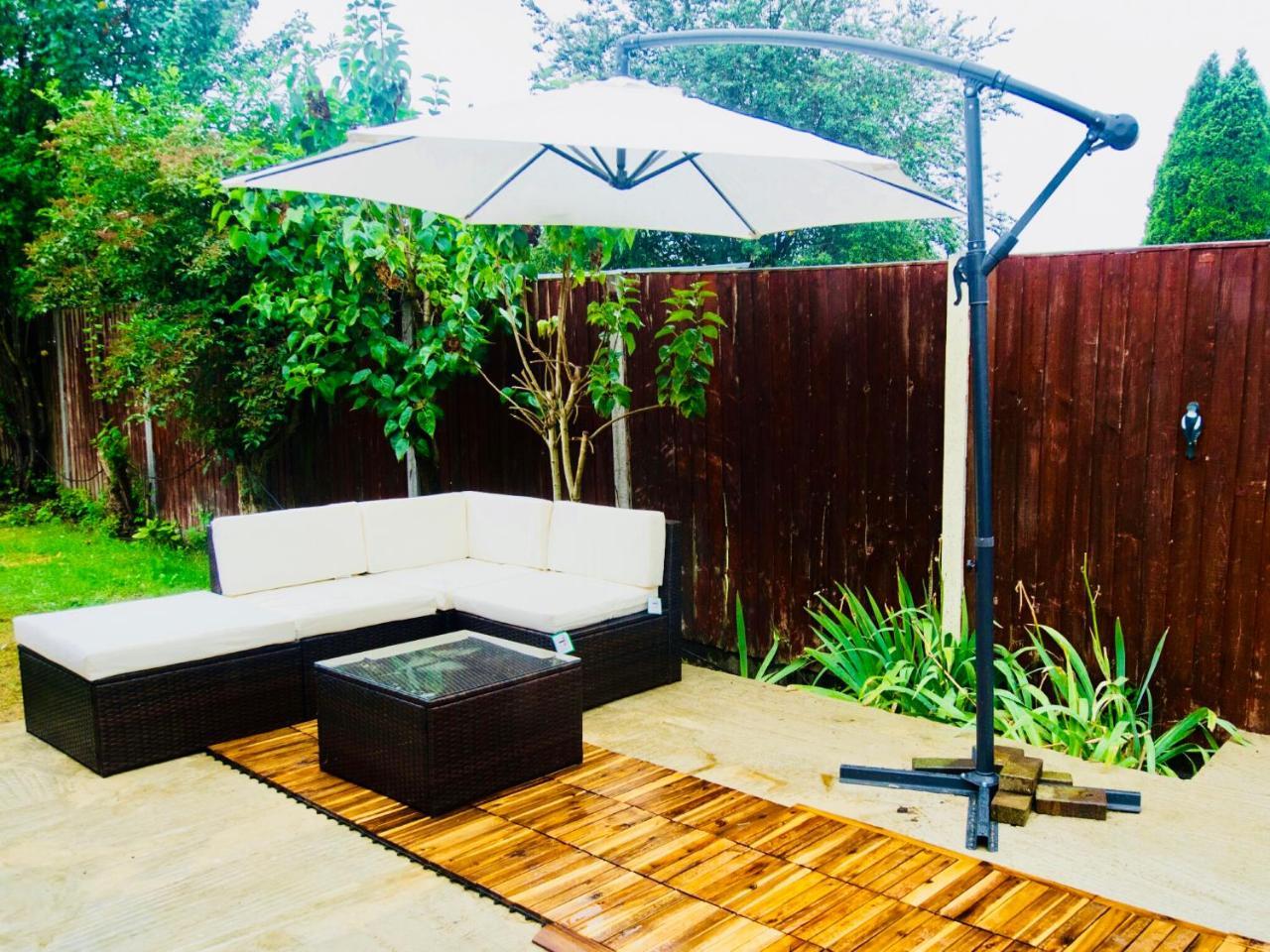 Gable Lodge London B&B Enfield Ngoại thất bức ảnh
